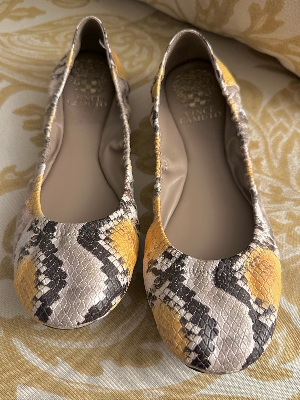 NWOT Vince Camuto Ballet Flats